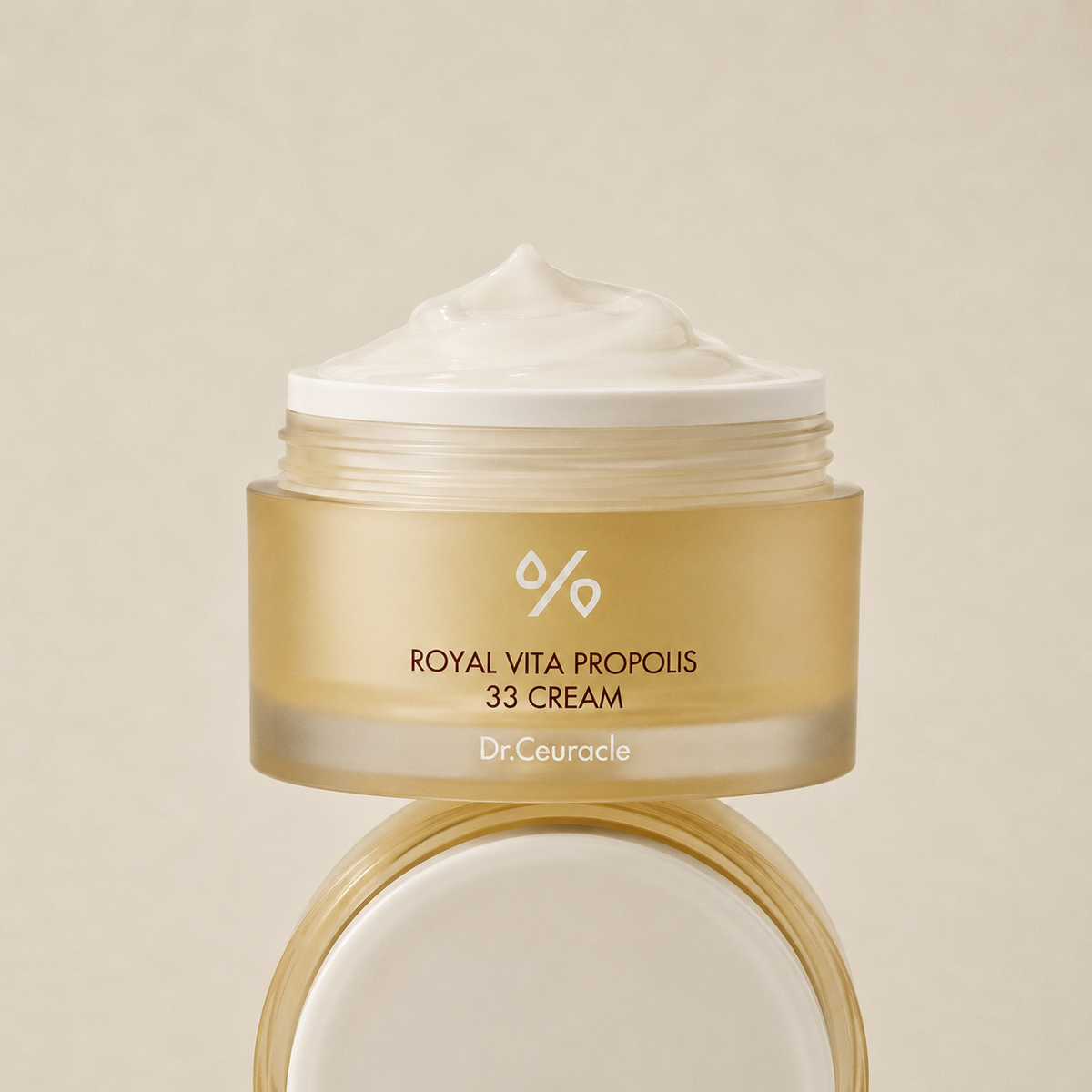 Dr.Ceuracle Royal Vita Propolis 33 Cream 50ml moisturizing face cream enriched with propolis and royal jelly for radiant and nourished skin.