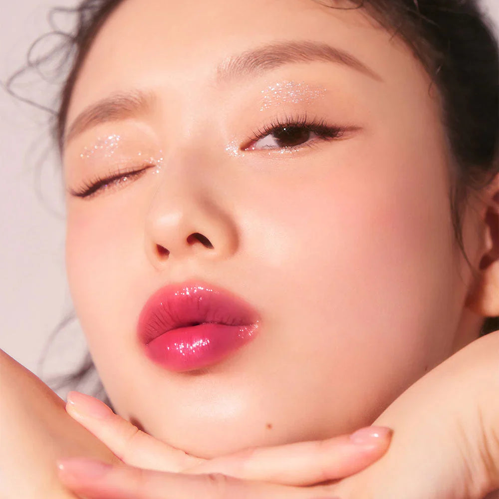 Koreansk läppmakeup med lip tints, gloss och läppstift för naturliga looks