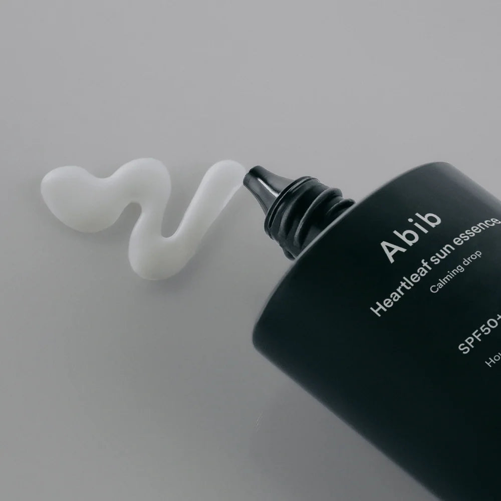 Lätt sun essence med SPF50+ och niacinamid
