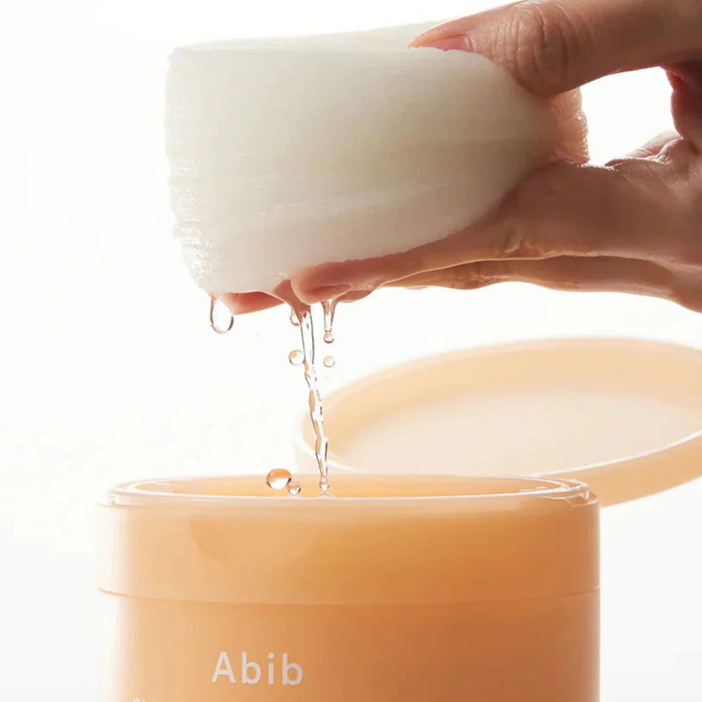 Uppljusande toner pads från Abib med niacinamid och glutathion som bidrar till en jämnare hudton och klarare hud