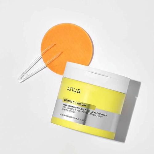 Uppljusande toner pads från Anua med vitamin C, glutathion och niacinamid som bidrar till en klarare och jämnare hudton