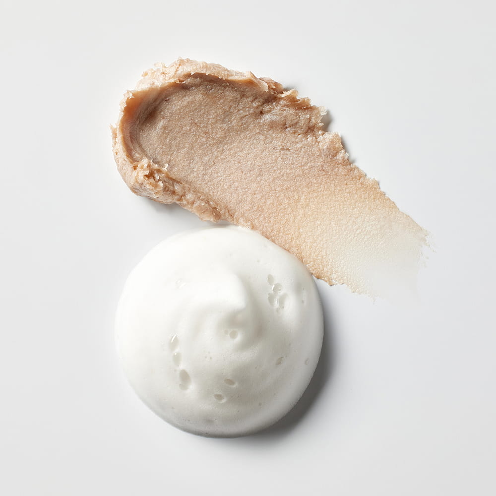 balm to foam cleanser textur som smälter på huden och löser upp smink