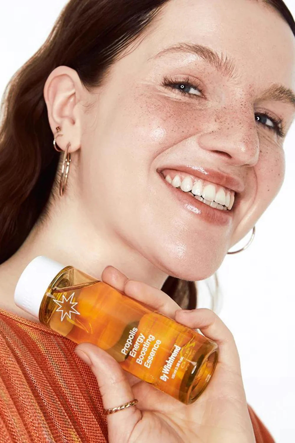 Glowgivande essence som hjälper huden att kännas mjuk och balanserad
