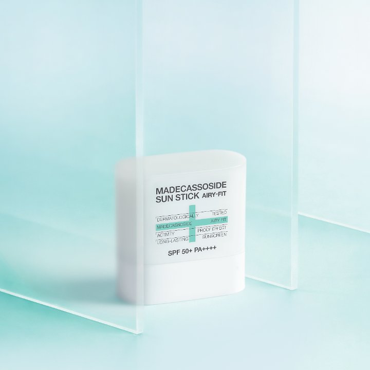 Återfuktande solstift med Madecassoside, Ceramide NP och Squalane för känslig hud