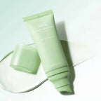 Koreansk solkräm med Zinc Oxide, Ceramide NP och Panthenol som stärker hudbarriären