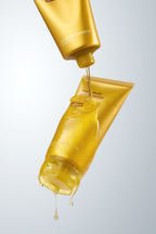 Hydrating facial cleanser with hyaluronic acid and panthenol