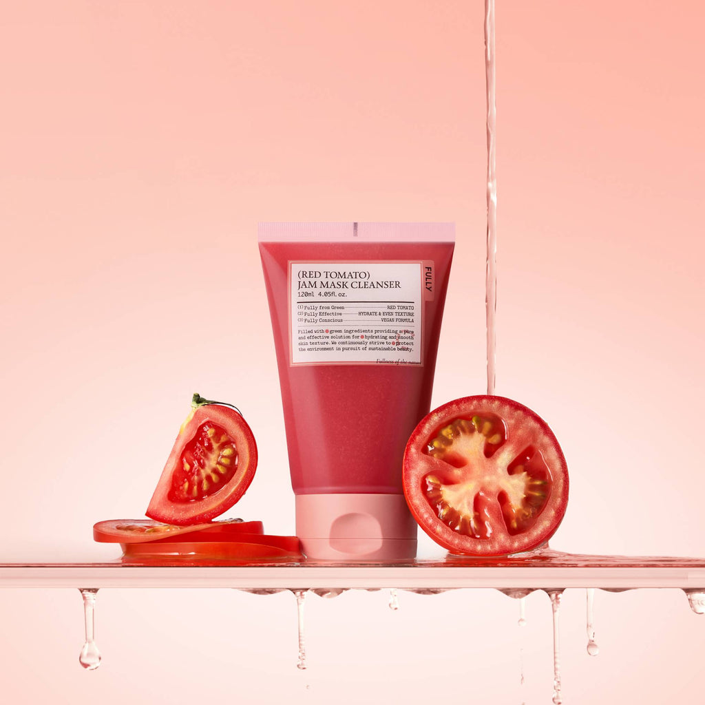 Återfuktande rengöring med tomatvatten, vitamin C och vitamin E som ger huden ny lyster