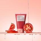 Återfuktande rengöring med tomatvatten, vitamin C och vitamin E som ger huden ny lyster