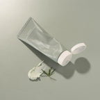 HYGGEE cleansing foam med tea tree som lugnar huden och motverkar orenheter