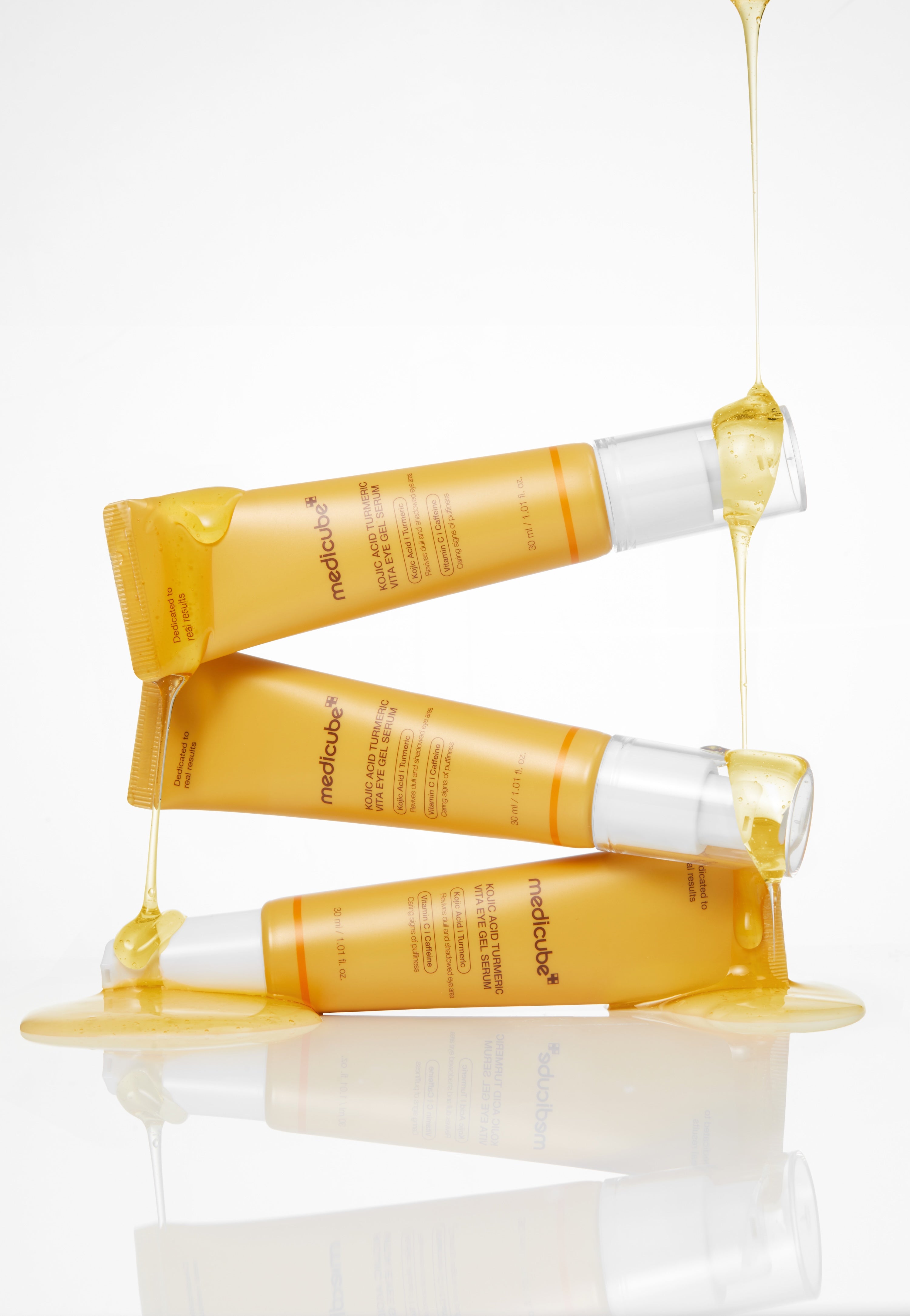 Kojic acid turmeric eye gel serum från Medicube 30ml som återfuktar och ljusar upp området under ögonen