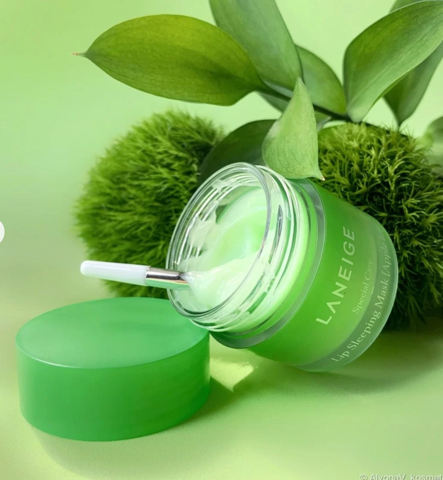 Återfuktande läppmask från Laneige med smak av äpple och lime som mjukgör torra och nariga läppar under natten