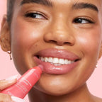 Laneige Hydrating Lip Balm Berry som ger mjuka läppar och naturlig glans