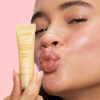 Återfuktande Laneige Lip Glowy Balm Vanilla för mjuka och glansiga läppar
