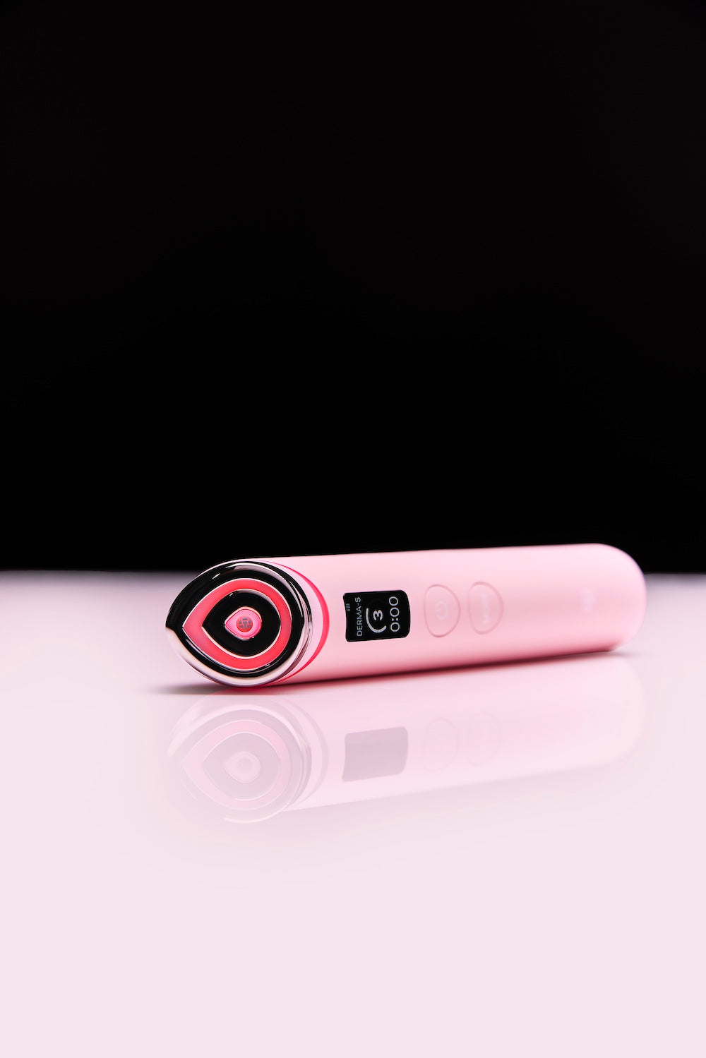 Daily skincare device Medicube AGE-R Booster Pro Pink Edition helps improve radiance and overall skin health (för daglig hudvårdsrutin)