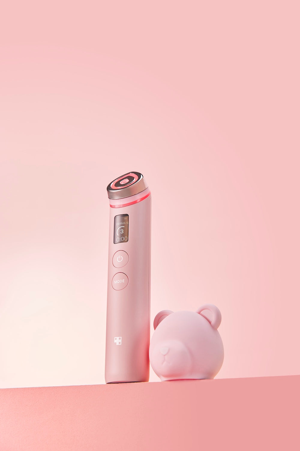 Hydrating skincare device Medicube AGE-R Booster Pro Pink Edition improves skin texture and moisture balance (för återfuktad och jämn hud)