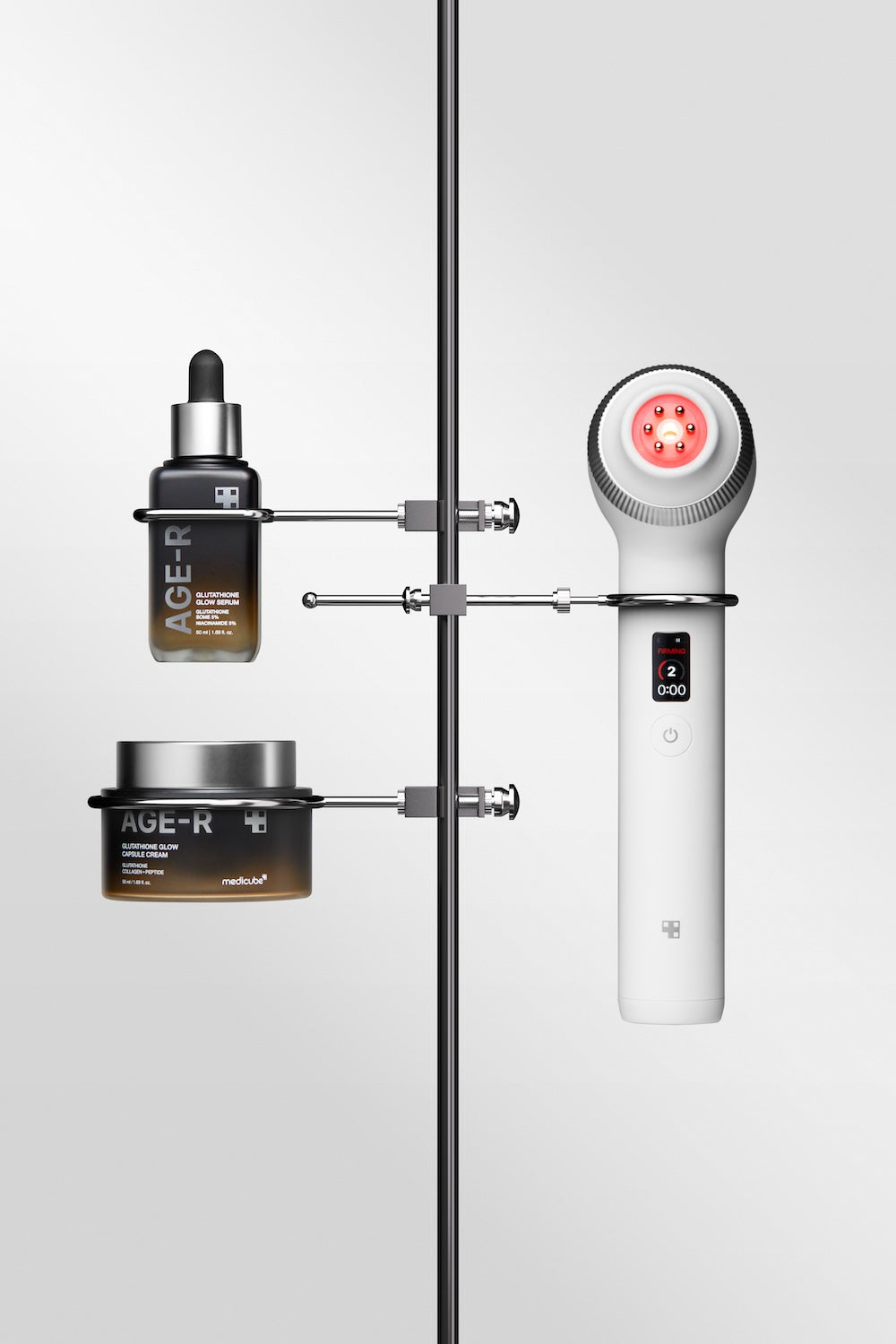 K-beauty skin device Medicube AGE-R Ultra Tune 40.68 for glowing skin and advanced skincare routine (hudvårdsteknologi för glow)