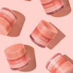 Lip Sleeping Mask med hyaluronsyra, sheasmör och murumurusmör som ger mjuka och återfuktade läppar
