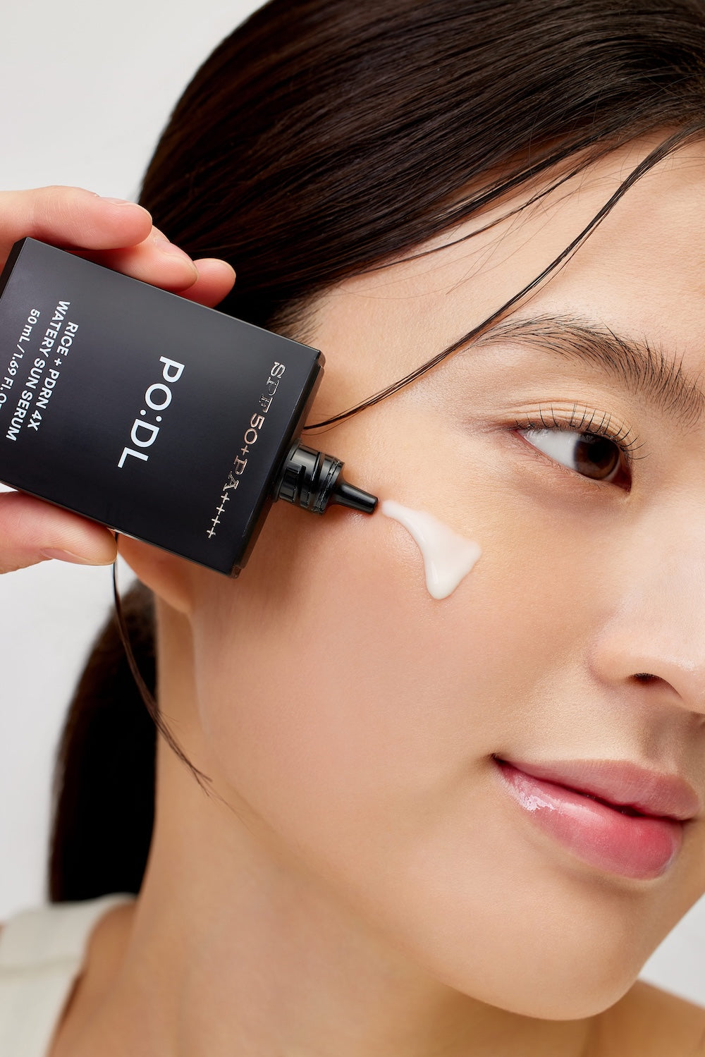 Korean sunscreen serum with no white cast PO:DL SPF50