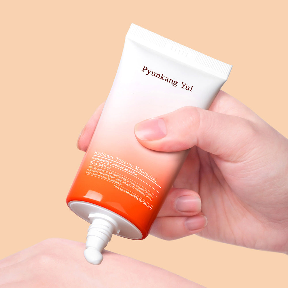 Lystergivande tone-up kräm från Pyunkang Yul som jämnar ut hudtonen naturligt