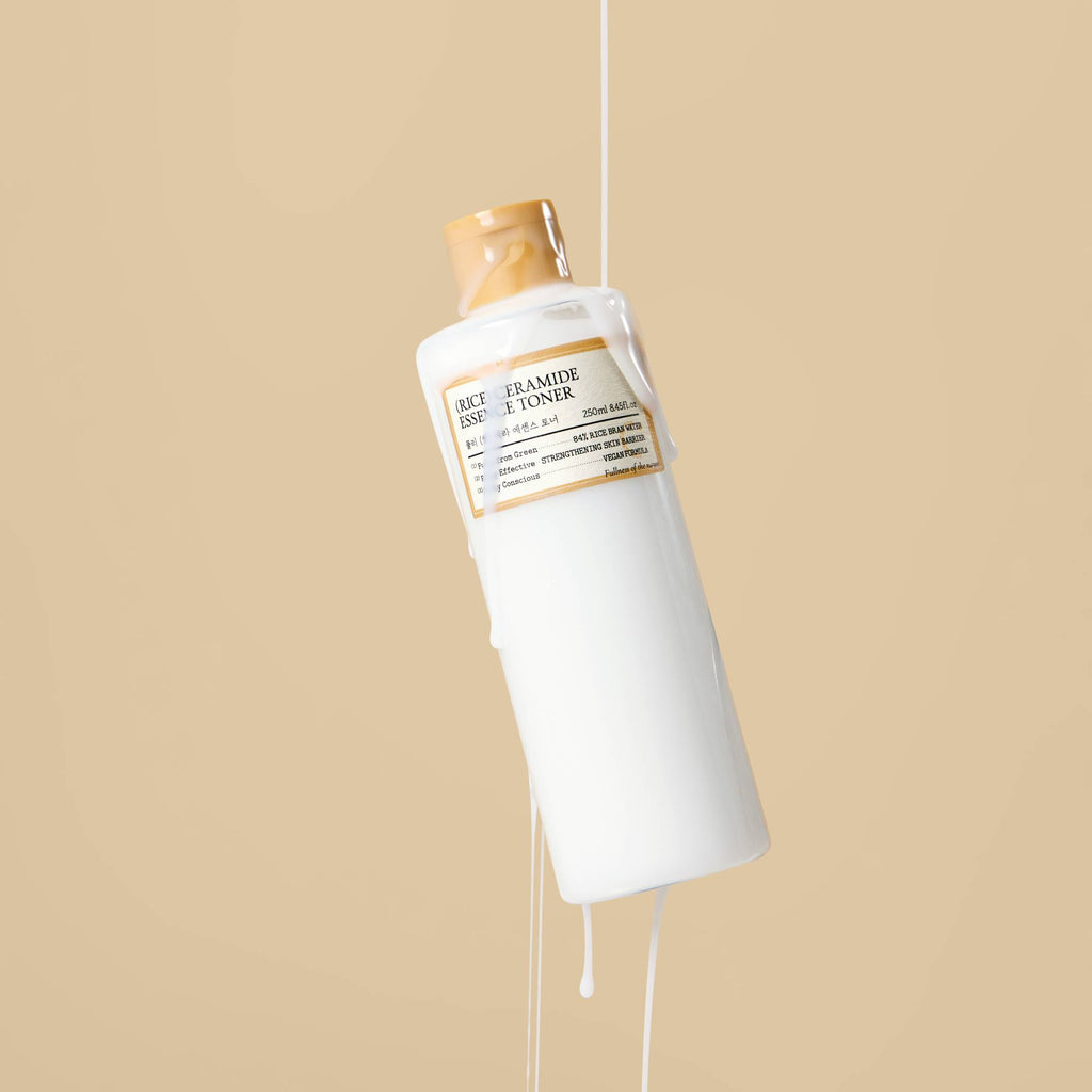 FULLY Rice Ceramide Essence Toner med hyaluronsyra och panthenol som återfuktar huden på djupet