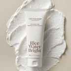 Vegansk ansiktsrengöring från The Face Shop som exfolierar skonsamt och rengör porerna på djupet