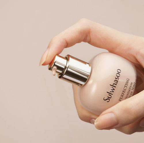 Lyxig foundation från Sulwhasoo med niacinamid som ger jämn hudton och naturlig finish