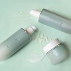 Fuktgivande ansiktsemulsion från The Face Shop Yehwadam med artemisia, designad för att lugna huden och ge långvarig återfuktning, 160 ml.