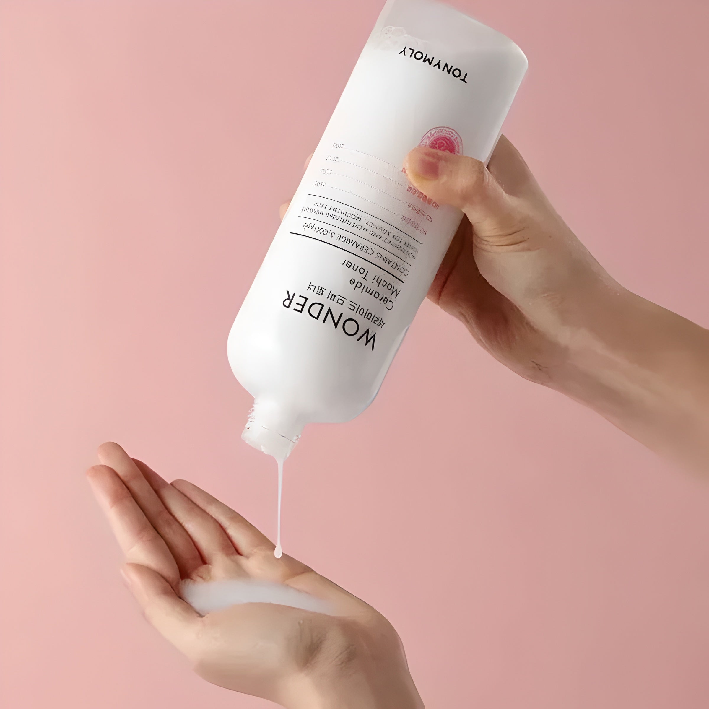 TONYMOLY Mochi Toner mjölkig konsistens med Ceramide NP och Hyaluronsyra